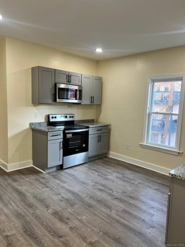 93 Enfield St in Hartford, CT - Building Photo - Building Photo