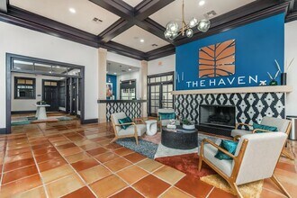 9914 Military Dr W in San Antonio, TX - Foto de edificio - Building Photo