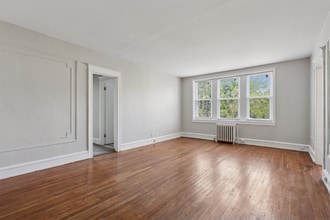 243 W Tulpehocken St in Philadelphia, PA - Building Photo - Building Photo