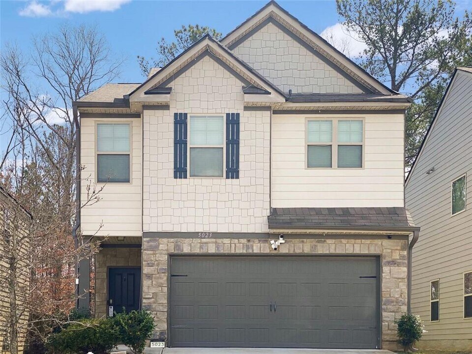 5023 Rapahoe Trail in Atlanta, GA - Building Photo