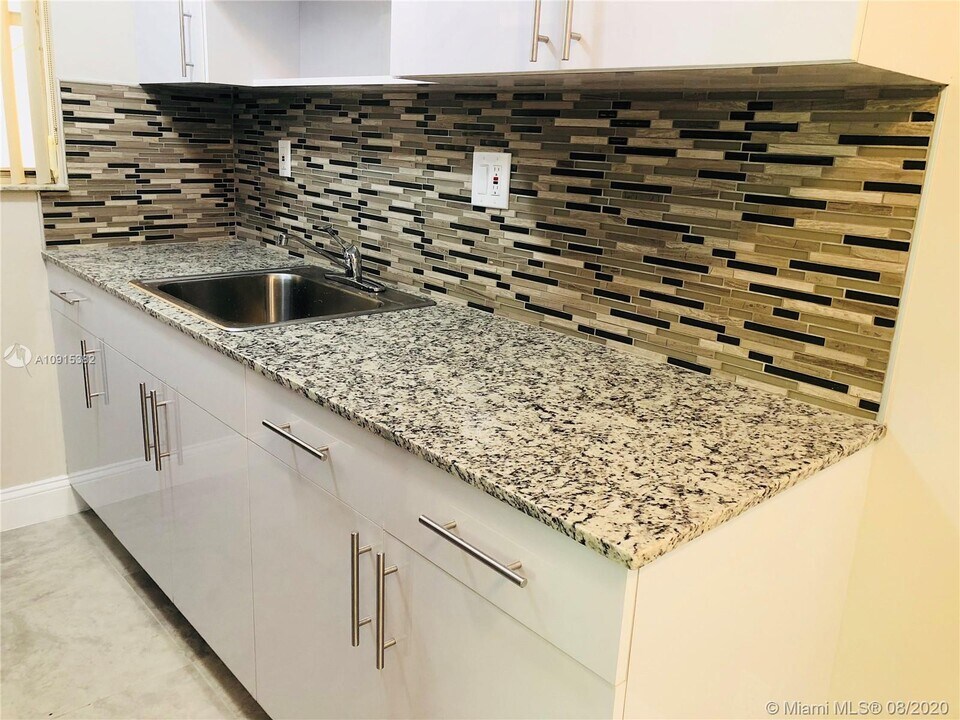 2615 Polk St-Unit -23 in Hollywood, FL - Building Photo