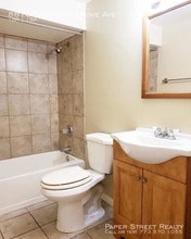 8810 S Cottage Grove Ave-Unit -1C in Chicago, IL - Foto de edificio - Building Photo