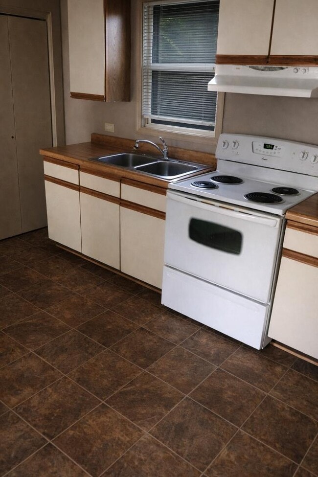 property at 326 2nd Ave NE