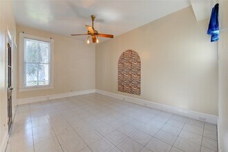 1619 Ursuline St in Galveston, TX - Building Photo - Building Photo