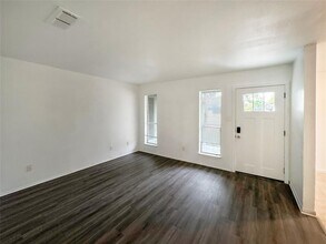 2017 Greenbrook Pkwy in Austin, TX - Building Photo - Building Photo