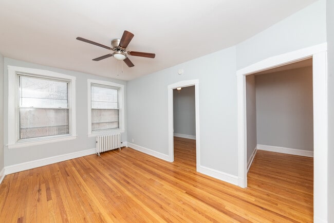 property at 4008 N Wolcott Ave