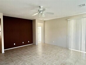 2747 Lochleven Way in Henderson, NV - Building Photo - Building Photo