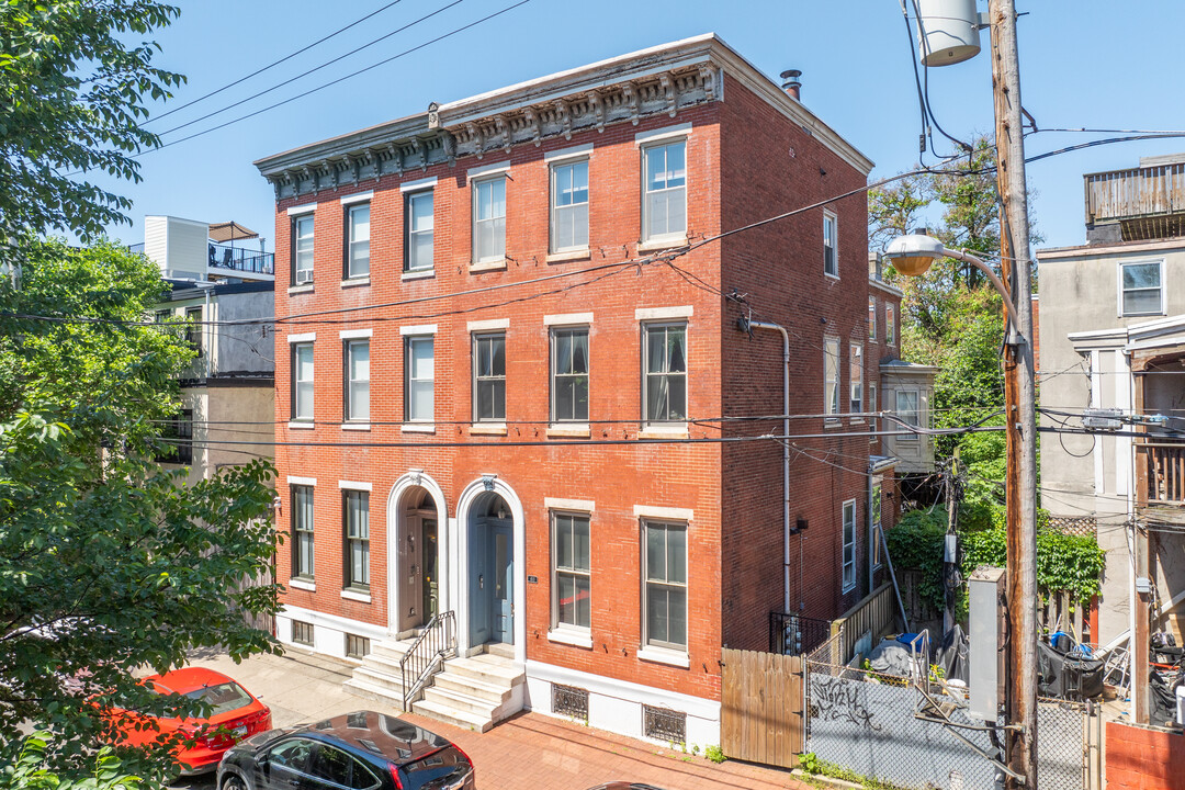 610 N 17th St in Philadelphia, PA - Building Photo