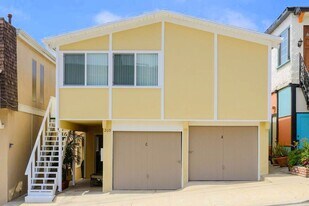 209 Rosecrans Ave, Unit B in Manhattan Beach, CA - Building Photo