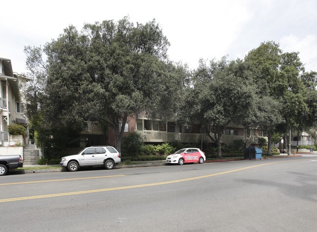 Camelot Apartments in Studio City, CA - Building Photo - Building Photo