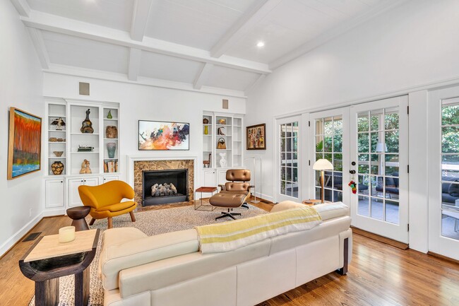 property at 204 Longwood Ct