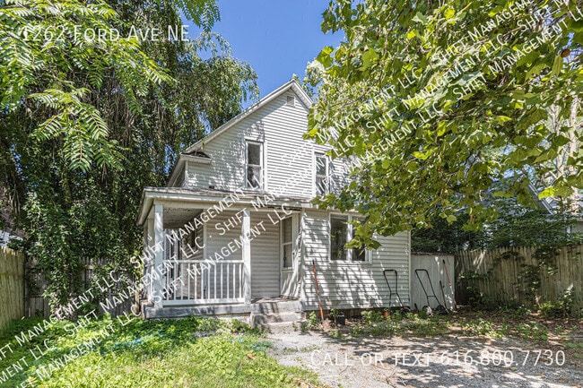 1262 Ford Ave NE in Grand Rapids, MI - Building Photo - Building Photo