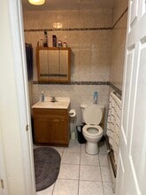360 Linden St, Unit 1 in Brooklyn, NY - Foto de edificio - Building Photo