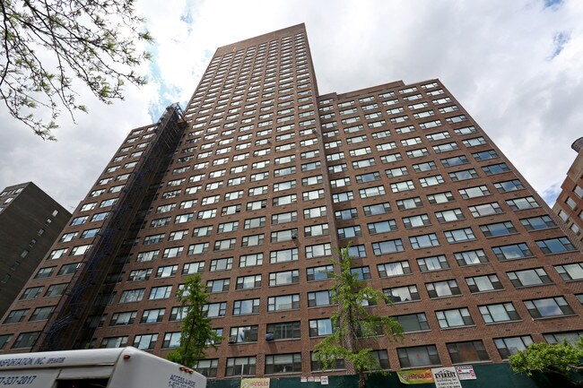 The St. Tropez in New York, NY - Building Photo - Building Photo