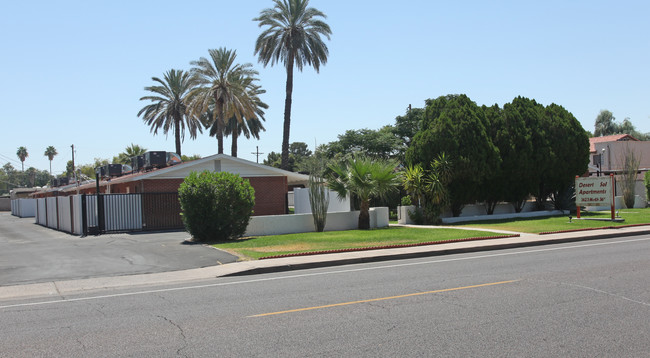 Desert Sol Apartments in Phoenix, AZ - Building Photo - Building Photo