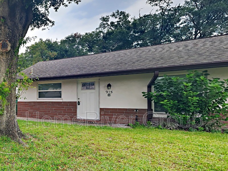 915 Marlboro Dr in DeLand, FL - Building Photo