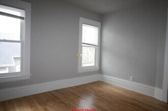 102 W Irving Ave in Oshkosh, WI - Building Photo - Building Photo