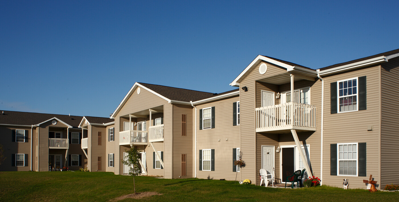 Union Square Senior Apartments in West Seneca, NY - Foto de edificio