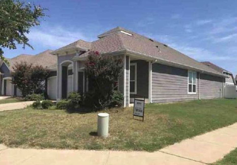 9145 Blackstone Dr in Aubrey, TX - Building Photo