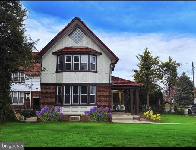 property at 917 Longacre Blvd