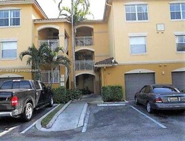 155 NW 96th Ter, Unit 203 in Pembroke Pines, FL - Building Photo