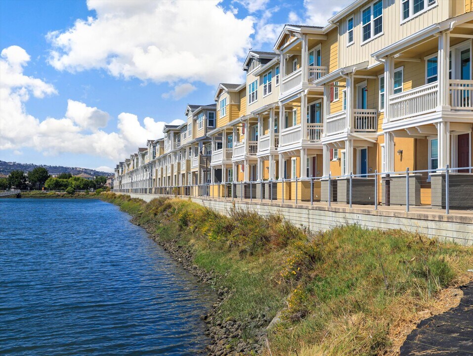 660 Sea Anchor Dr in Redwood City, CA - Building Photo