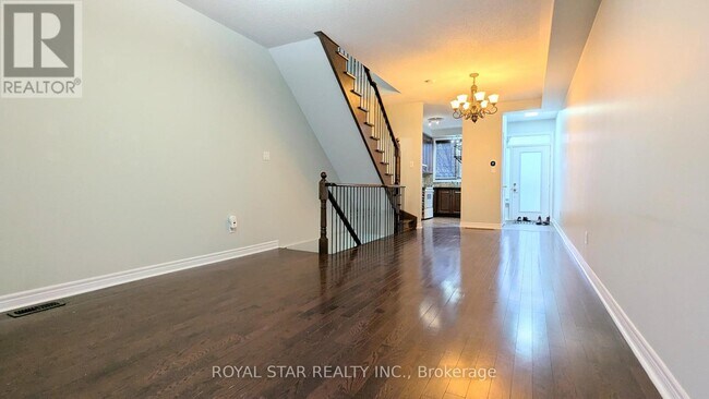 22 Market Garden Mews in Toronto, ON - Building Photo - Building Photo