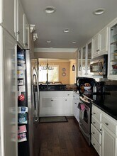 152 N Singingwood St in Orange, CA - Building Photo - Building Photo