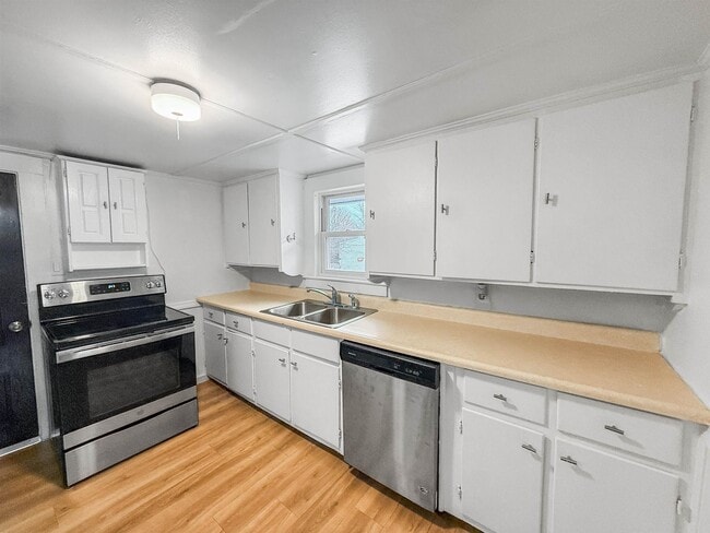 230 King St in Boscawen, NH - Building Photo - Building Photo