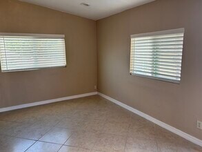 6627 S 22nd Pl, Unit #2 in Phoenix, AZ - Building Photo - Building Photo
