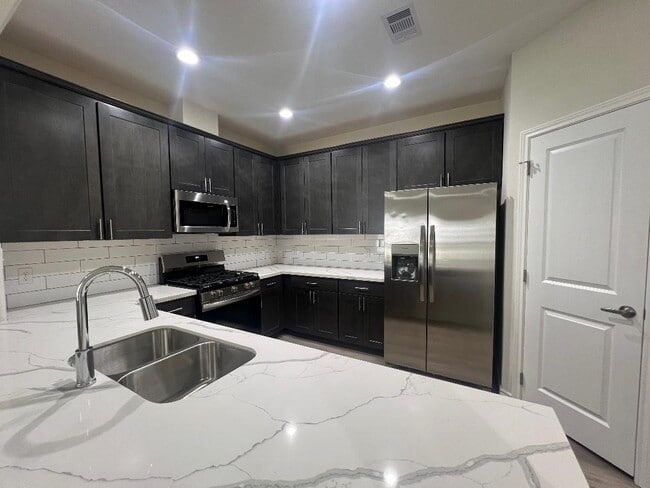 851 Arbor Pnes Ct