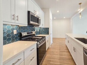 1707 Silverberry Wy in Oceanside, CA - Foto de edificio - Building Photo