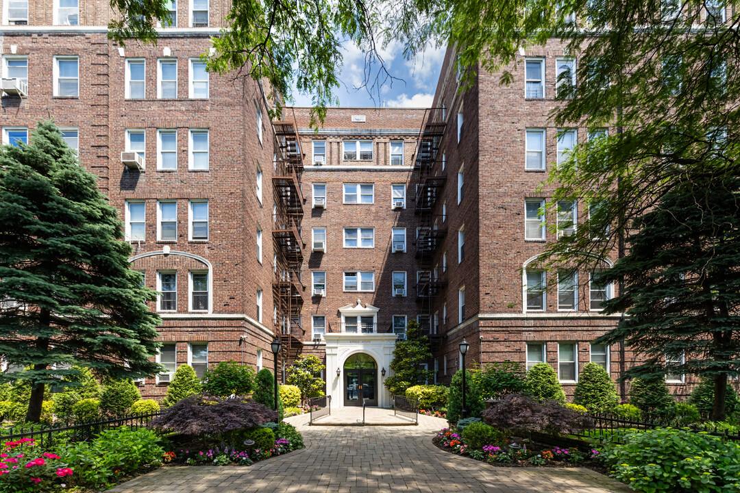 Emory House in Brooklyn, NY - Foto de edificio