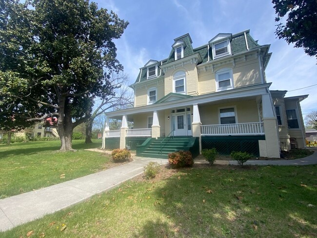 property at 1405 Patterson Ave SW