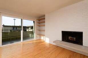 901 5th Ave N in Seattle, WA - Building Photo