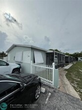 2213 Lincoln St in Hollywood, FL - Building Photo - Building Photo