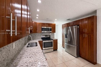 1220 SW 78th Ave in Miami, FL - Building Photo - Building Photo