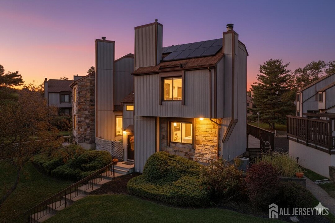 160 Goldmine Ln in Old Bridge, NJ - Building Photo