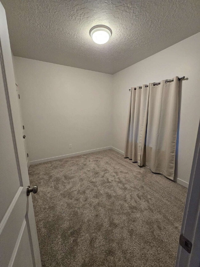 15463 Capri Heights Ln in Bluffdale, UT - Building Photo - Building Photo