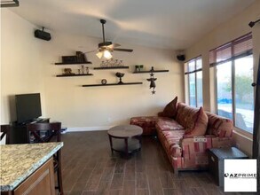 10322 W San Juan Ave in Glendale, AZ - Building Photo - Building Photo