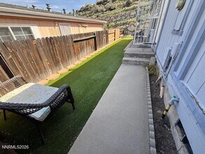 2166 Camellia Dr in Reno, NV - Foto de edificio - Building Photo