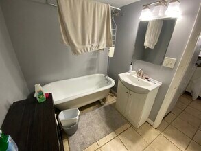 123 7th St, Unit 123 in Ames, IA - Building Photo - Building Photo