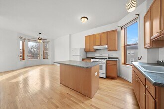 716 W 51st St in Chicago, IL - Building Photo - Building Photo