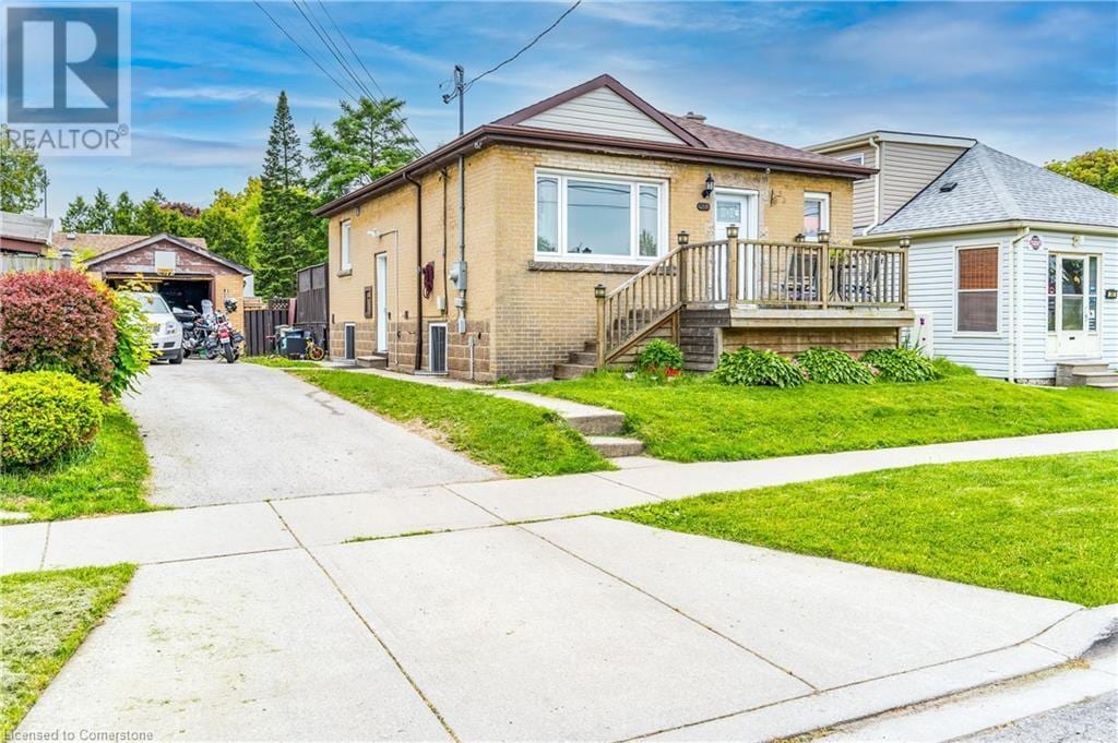 268 Brucedale Ave E in Hamilton, ON - Building Photo