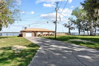 830 CR 457 in Lake Panasoffkee, FL - Building Photo - Building Photo