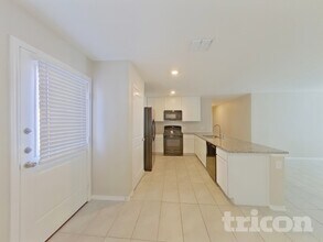 11848 Mancos Trl in Rhome, TX - Foto de edificio - Building Photo