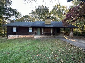 5013 Buggy Ln in Anniston, AL - Building Photo