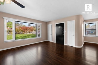 134 Highland Dr in Medford, OR - Foto de edificio - Building Photo