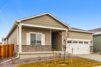 17975 E 94th Dr in Commerce City, CO - Foto de edificio - Building Photo