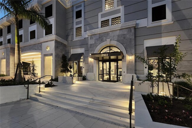 2103 Bayshore Blvd, Unit 802 in Tampa, FL - Foto de edificio - Building Photo